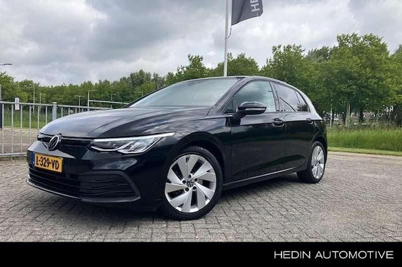Zwart Gebruikt 2021 VW Golf VIII R-line Hatchback | € 24.995 (Super prijs) - Afbeelding 1/3