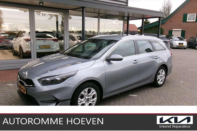 Grijs Gebruikt 2023 Kia Ceed Sportswagon Turbo Stationwagen | € 20.840 (Eerlijke prijs) - Afbeelding 1/4