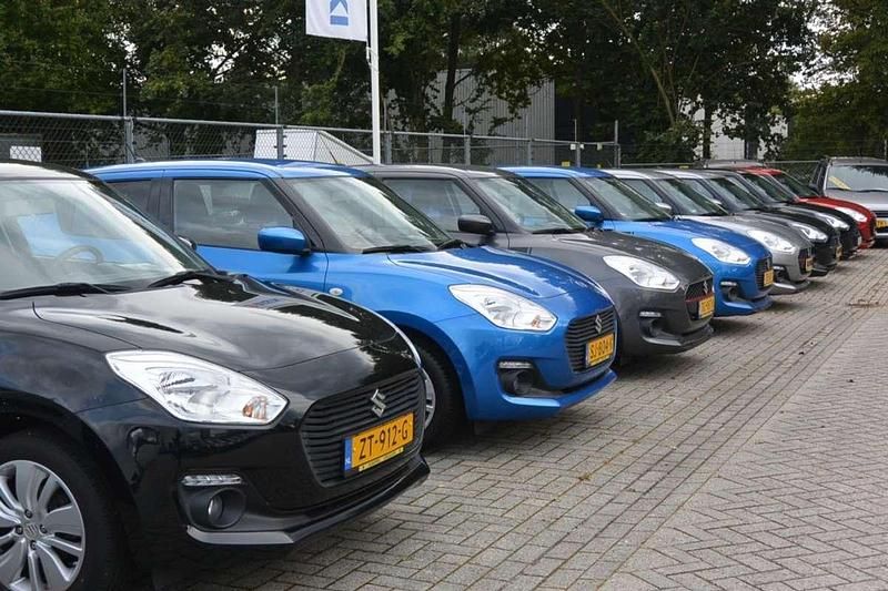 Oranje Gebruikt 2016 Suzuki Swift Hatchback | € 10.450 (Eerlijke prijs) - Afbeelding 1/3