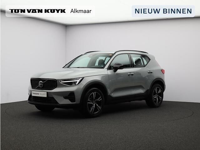 Grijs Gebruikt 2024 Volvo XC40 Plus SUV | € 40.950 (Eerlijke prijs) - Afbeelding 1/4