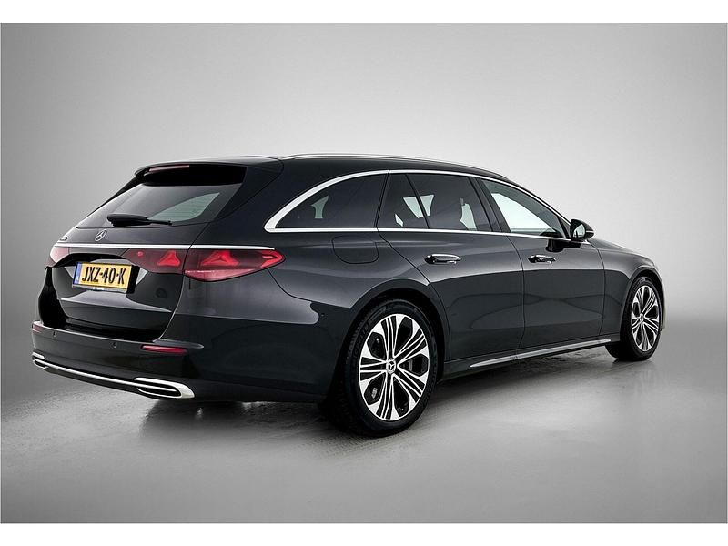 Occasion Mercedes E300 Luxury 313 PK (230 kW) 2024 Zwart Stationwagen