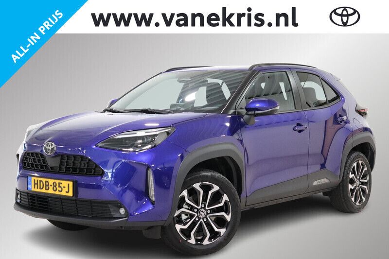 Blauw, metallic lak Gebruikt 2025 Toyota Yaris Cross Comfort SUV | € 34.999 (Duur) - Afbeelding 1/4