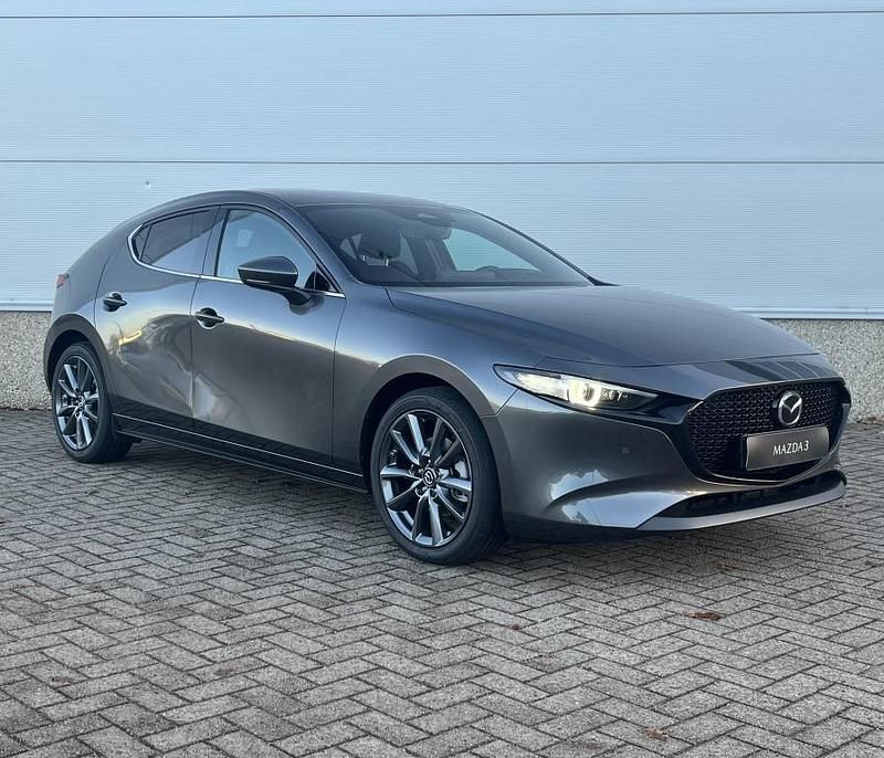 Nieuw Mazda 3 Center-Line 140 PK (102 kW) 2025 Grijs Hatchback