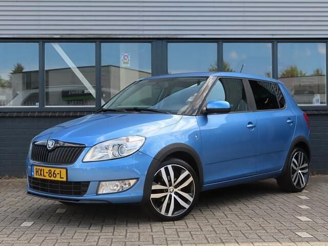 Blauw Gebruikt 2013 Skoda Fabia Elegance Hatchback | € 8.250 - Afbeelding 1/4