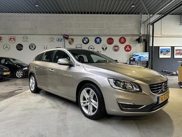 Occasion Volvo V60 R-Design 2015 Grijs Stationwagen