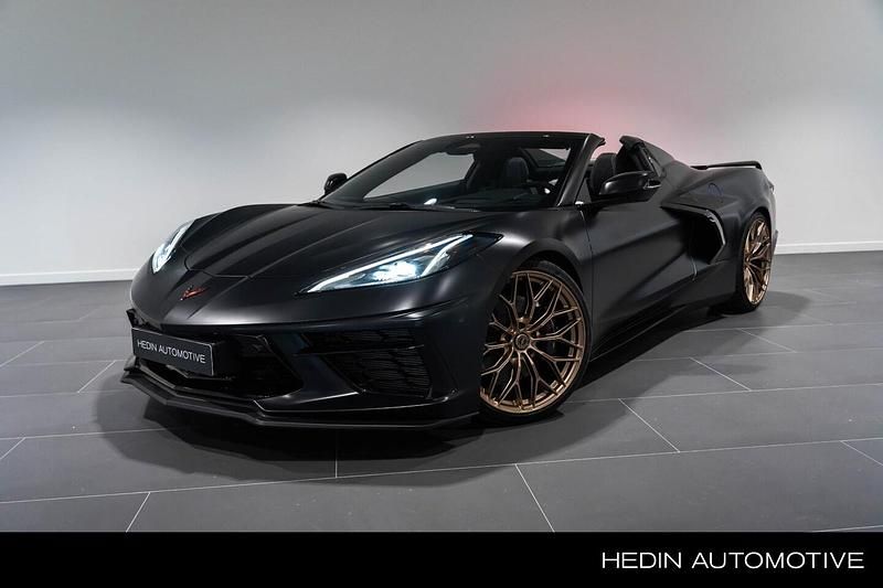 Zwart Nieuw 2025 Corvette Stingray Cabriolet | € 227.995 - Afbeelding 1/3