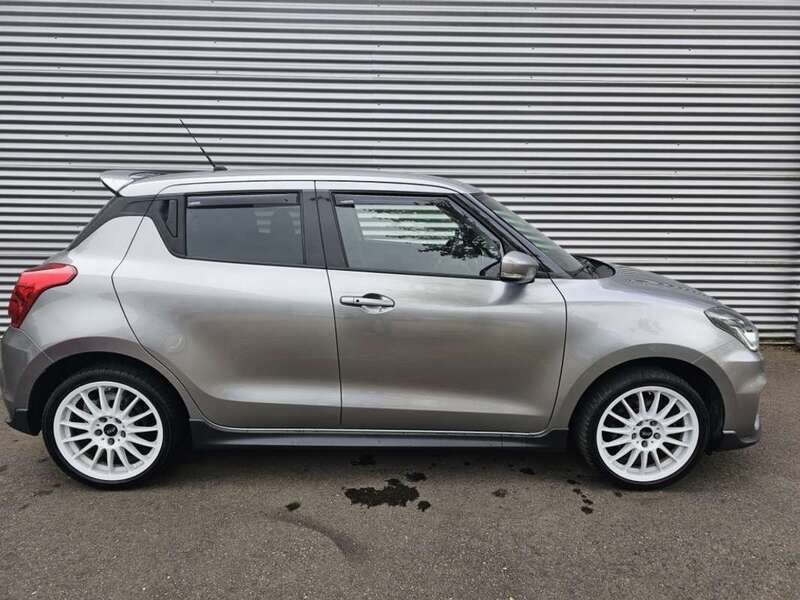 Grijs Gebruikt 2019 Suzuki Swift Sport Hatchback | € 18.950 (Iets duurder) - Afbeelding 1/4