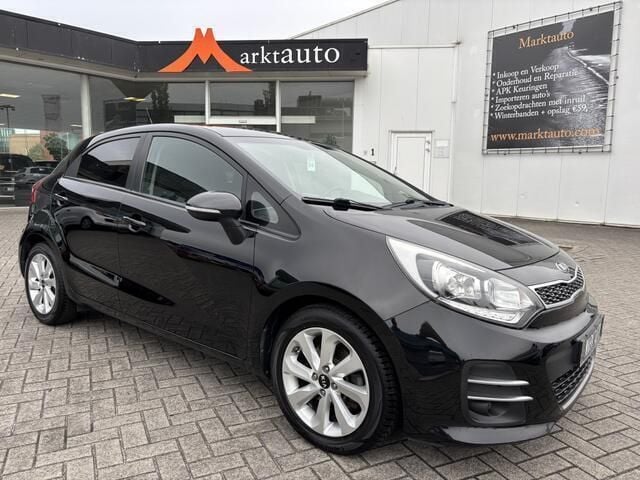 Zwart Gebruikt 2015 Kia Rio DREAM-TEAM Edition Hatchback | € 10.440 (Eerlijke prijs) - Afbeelding 1/3