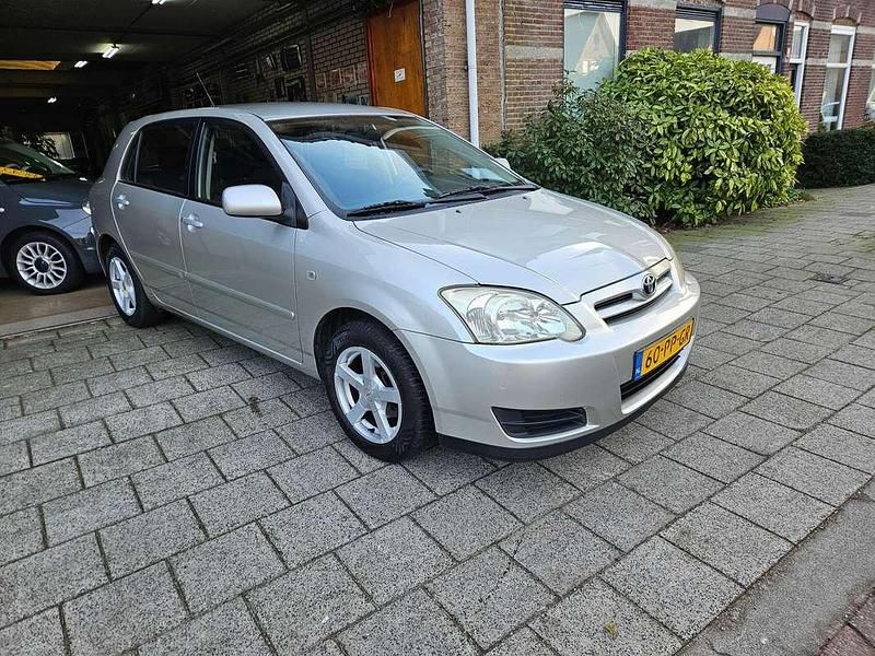Occasion Toyota Corolla Terra 110 PK (80 kW) 2004 Grijs Hatchback