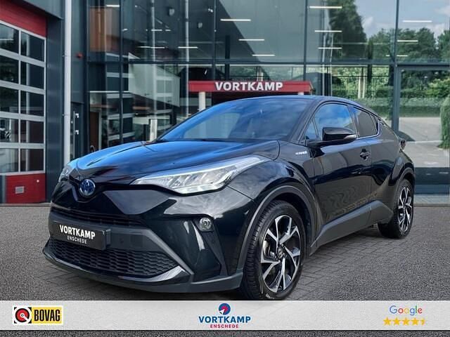 Zwart Gebruikt 2021 Toyota C-HR Team SUV | € 23.950 (Eerlijke prijs) - Afbeelding 1/4