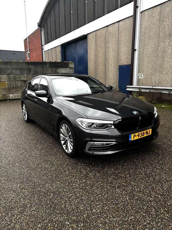 Grijs Occasion 2017 BMW 530 Sedan | € 20.900 (Goede deal) - Afbeelding 1/4