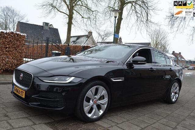 Zwart Gebruikt 2020 Jaguar XE SE Sedan | € 29.750 - Afbeelding 1/4