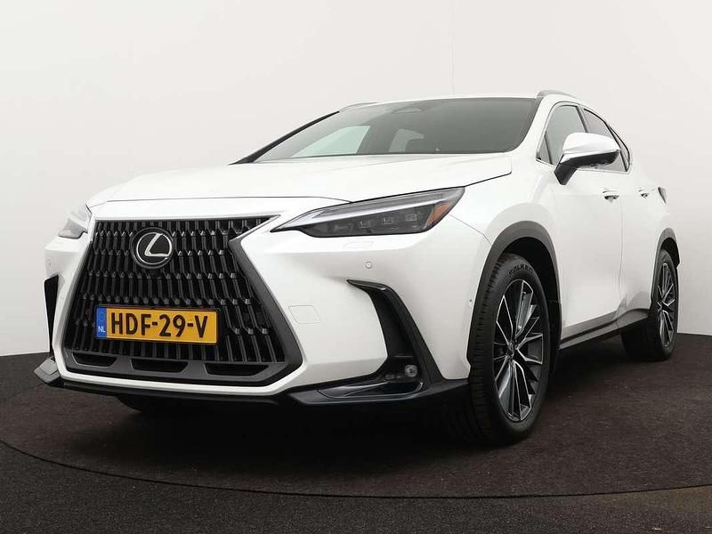 Wit Gebruikt 2022 Lexus NX450h+ Executive Line SUV | € 57.945 (Eerlijke prijs) - Afbeelding 1/4