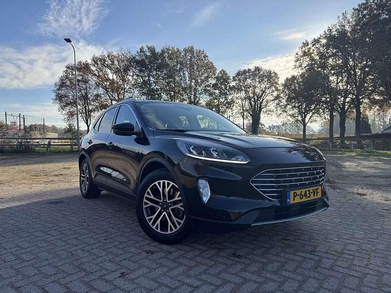 Zwart Gebruikt 2021 Ford Kuga Titanium SUV | € 17.000 (Super prijs) - Afbeelding 1/4