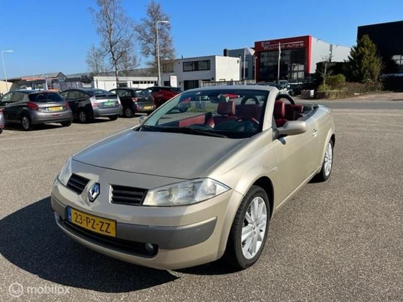 Beige Occasion 2005 Renault Mégane Cabriolet Komfort Cabriolet | € 2.450 (Eerlijke prijs) - Afbeelding 1/4