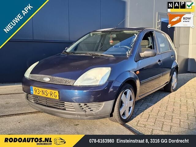 Blauw Gebruikt 2004 Ford Fiesta Ambiente Hatchback | € 1.799 (Eerlijke prijs) - Afbeelding 1/4