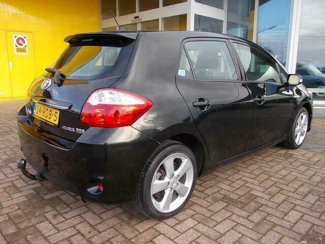 Occasion Toyota Auris 99 PK (72 kW) 2011 Zwart, metallic lak Hatchback