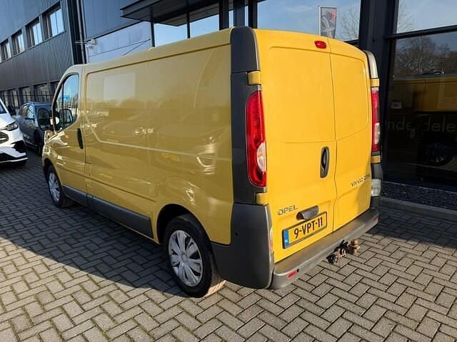 Occasion Opel Vivaro 114 PK (83 kW) 2011 Geel MPV