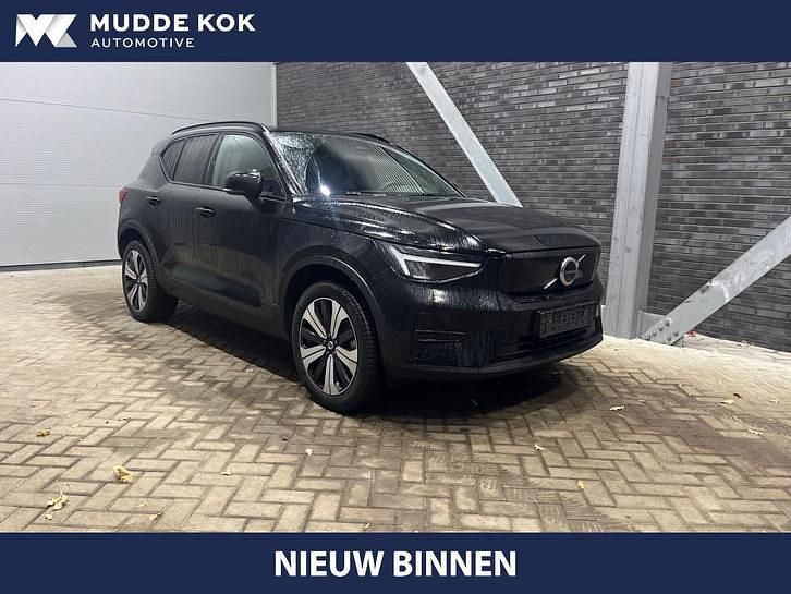 Zwart Occasion 2023 Volvo XC40 Plus SUV | € 34.800 (Super prijs) - Afbeelding 1/4
