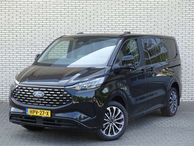Zwart, metallic lak Nieuw 2025 Ford Tourneo Titanium X MPV | € 77.990 - Afbeelding 1/4