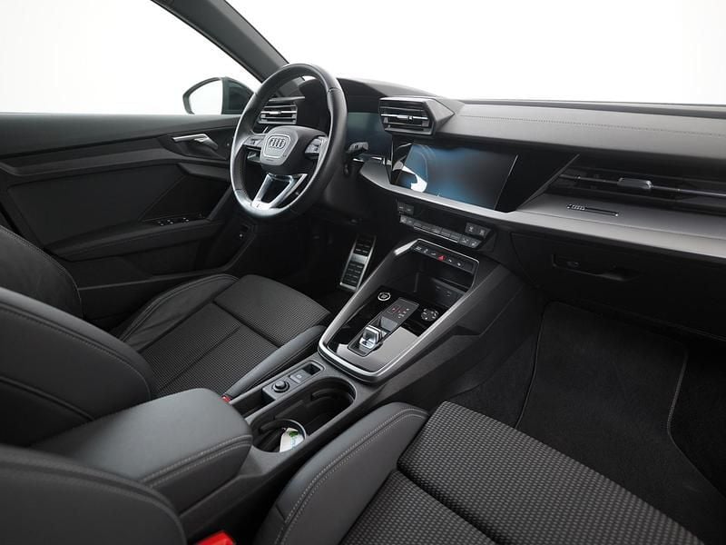 Occasion Audi A3 Sportback e-tron S-Line 204 PK (150 kW) 2021 Metallic mythical black (0e) Hatchback