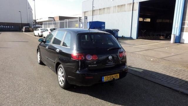 Occasion Fiat Croma 147 PK (108 kW) 2006 Zwart Hatchback