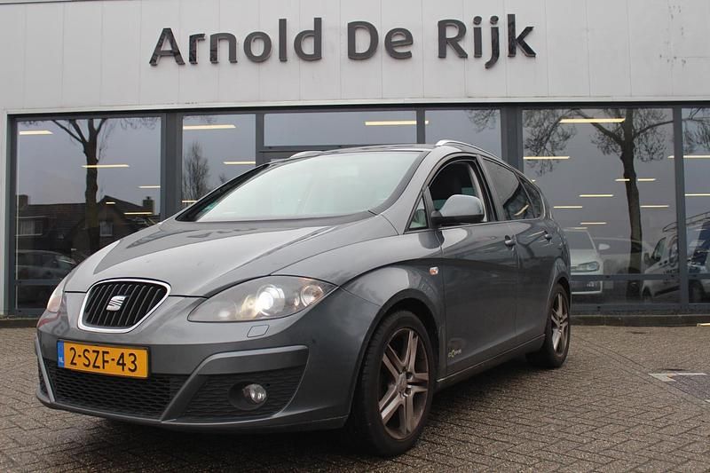 Occasion Seat Altea XL 105 PK (77 kW) 2015 Grijs MPV