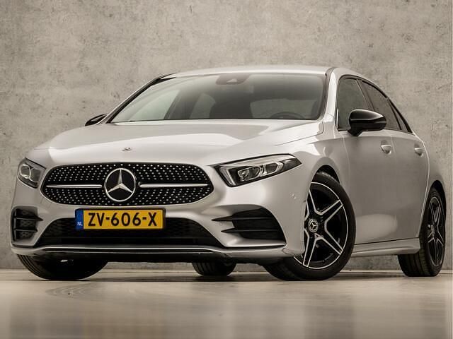 Grijs Gebruikt 2019 Mercedes A200 AMG Sedan | € 22.945 (Goede deal) - Afbeelding 1/4