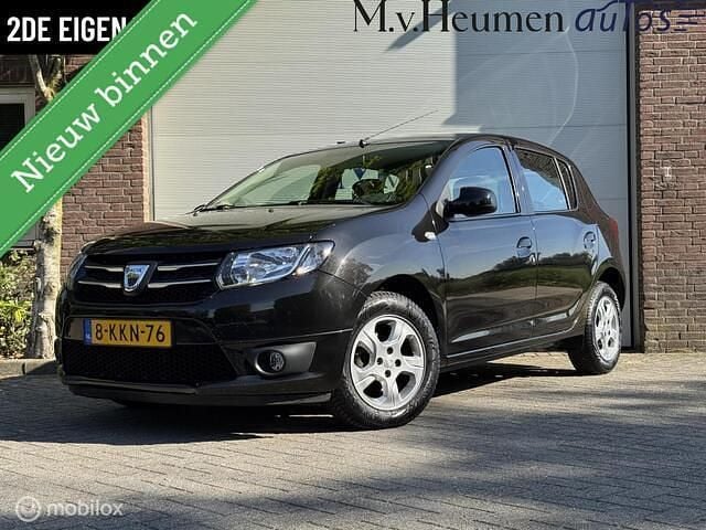 Zwart Gebruikt 2013 Dacia Sandero Lauréate Hatchback | € 4.995 (Eerlijke prijs) - Afbeelding 1/4