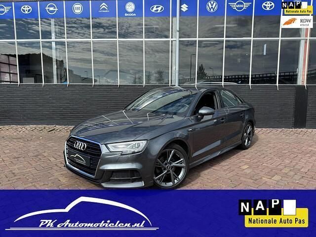 Grijs Gebruikt 2017 Audi A3 S-Line Sedan | € 15.750 (Iets duurder) - Afbeelding 1/4
