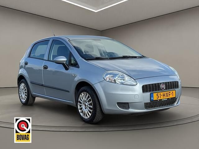 Grijs Gebruikt 2009 Fiat Grande Punto Active Hatchback | € 3.495 (Eerlijke prijs) - Afbeelding 1/4