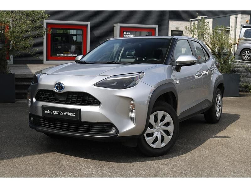 Grijs Gebruikt 2024 Toyota Yaris Cross Active SUV | € 26.650 (Goede deal) - Afbeelding 1/4
