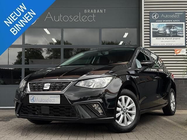 Zwart Gebruikt 2018 Seat Ibiza Style Hatchback | € 10.990 (Eerlijke prijs) - Afbeelding 1/4