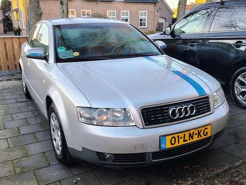 Grijs (metallic) Occasion 2003 Audi A4 Exclusive Sedan | € 3.000 (Eerlijke prijs) - Afbeelding 1/4