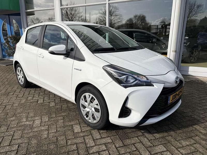 Occasion Toyota Yaris Hybrid Active 73 PK (53 kW) 2020 Wit Hatchback