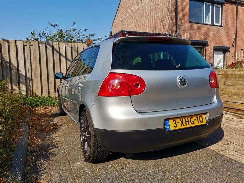 Occasion 2005 VW Golf Sportline Sedan | € 1.650 (Super prijs) - Afbeelding 1/4