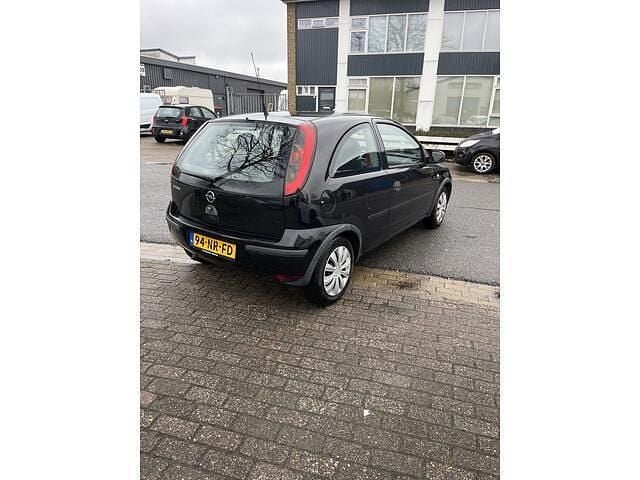 Occasion Opel Corsa Essentia 60 PK (44 kW) 2004 Zwart Hatchback