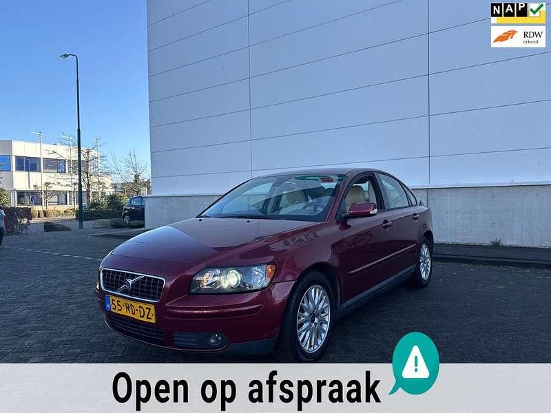 Occasion Volvo S40 Summum 140 PK (102 kW) 2005 Rood Sedan