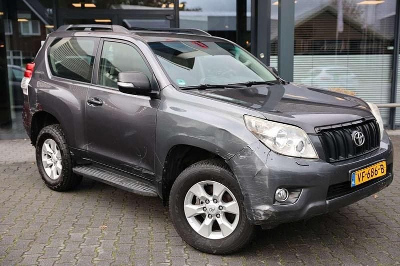 Grijs Gebruikt 2011 Toyota Land Cruiser SUV | € 9.999 (Super prijs) - Afbeelding 1/4