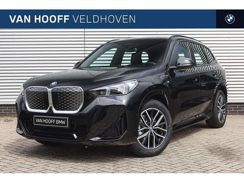 Zwart Nieuw 2025 BMW iX1 Comfort Edition SUV | € 60.482 (Goede deal) - Afbeelding 1/4