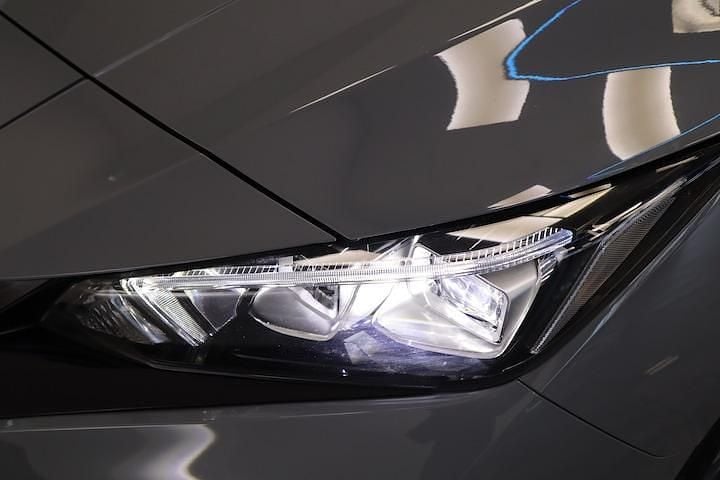 Occasion Nissan Leaf 360º 160 kW (218 PK) 2022 Grijs (metallic) Hatchback