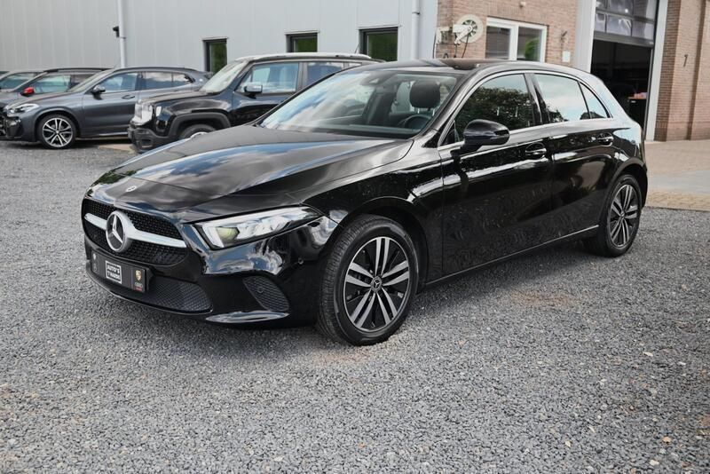Zwart Gebruikt 2021 Mercedes A250 Progressive Hatchback | € 27.450 (Goede deal) - Afbeelding 1/4