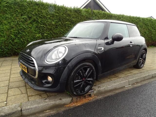 Zwart Gebruikt 2015 Mini ONE Chili Hatchback | € 9.750 (Eerlijke prijs) - Afbeelding 1/4