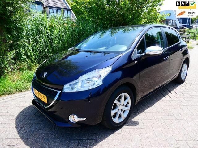Blauw Gebruikt 2015 Peugeot 208 Style Hatchback | € 6.745 (Eerlijke prijs) - Afbeelding 1/4