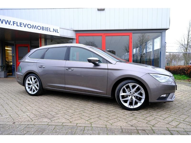 Occasion Seat Leon Business 110 PK (80 kW) 2014 Grijs Stationwagen