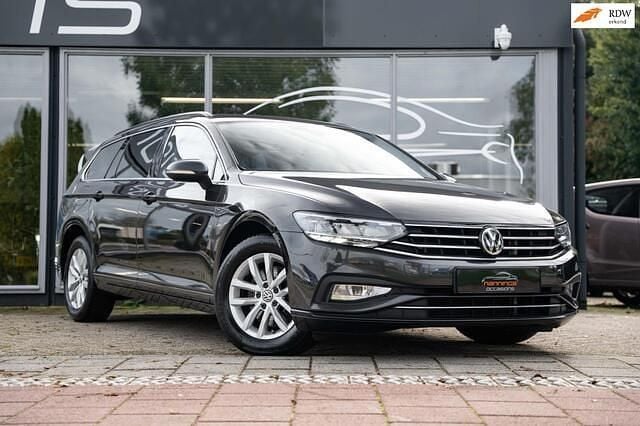 Grijs Gebruikt 2019 VW Passat Business Stationwagen | € 21.950 (Goede deal) - Afbeelding 1/4