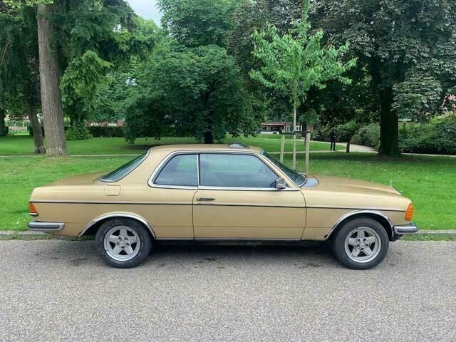 Occasion Mercedes 230 109 PK (80 kW) 1980 Beige Coupé