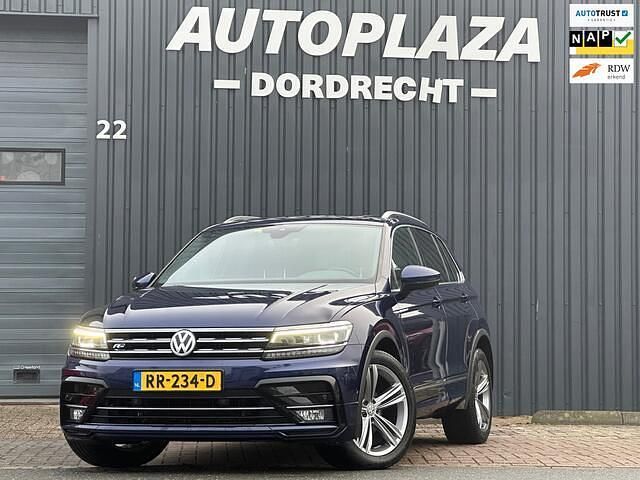 Blauw Occasion 2018 VW Tiguan Highline SUV | € 18.985 (Super prijs) - Afbeelding 1/4