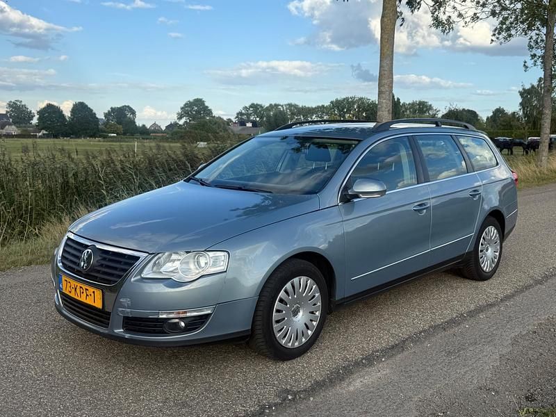 Grijs Gebruikt 2010 VW Passat Comfortline Stationwagen | € 3.650 (Eerlijke prijs) - Afbeelding 1/4