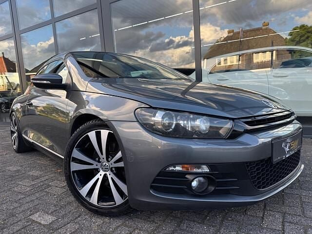 Grijs Gebruikt 2011 VW Scirocco Highline Coupé | € 8.950 (Eerlijke prijs) - Afbeelding 1/4